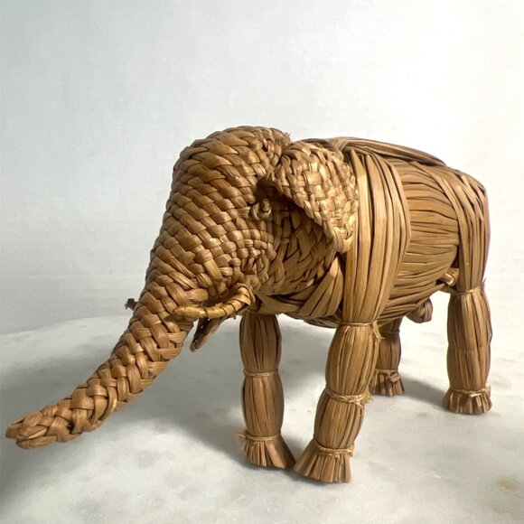 Handwoven Elephant Figurine Natural Raffia Folk Art Rustic Woven Animal Decor - Picture 3 of 7